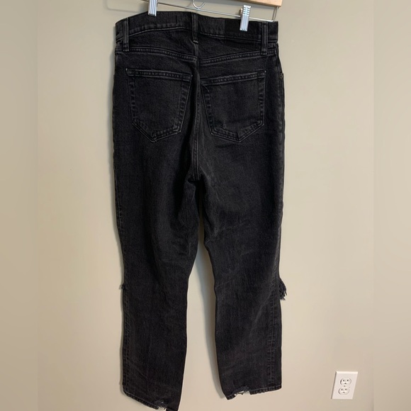 Abercrombie & Fitch - Ultra High Rise 90s Straight Jean - Black, Ripped - Picture 3 of 4
